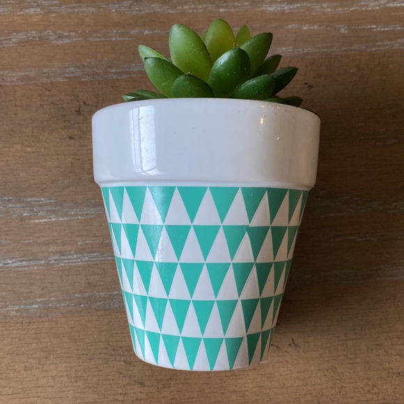 Fake Green Succulent Plant - Picture 2 of 5